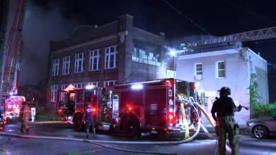 4-alarm fire engulfs building in Chester, officials say - fox29.com - state Pennsylvania - county Chester - city Chester