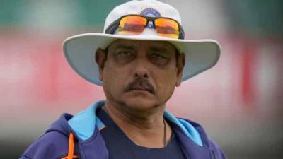 Indian cricket coach Ravi Shastri tests Covid positive, support staff isolate - livemint.com - India