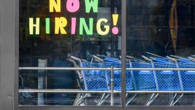 US unemployment claims reach another pandemic low as economy recovers - fox29.com - Usa - Washington