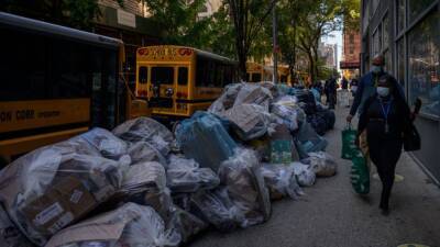 Bill De-Blasio - Omicron COVID-19 takes toll on US sanitation workers, delaying garbage, recycling pickup - fox29.com - New York - Usa - state Florida - state Tennessee - city Atlanta - city Louisville - city Manhattan - city Nashville, state Tennessee - city Jacksonville, state Florida