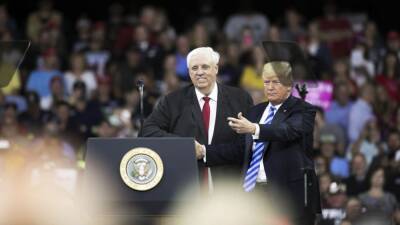 Donald Trump - Jim Justice - Paul Manafort - West Virginia governor gets antibody treatment after COVID-19 diagnosis - fox29.com - state West Virginia - Charleston, state West Virginia