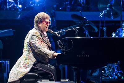 Elton John - Aretha Franklin - Nelson Mandela - Stephen Hawking - Elton John finally returns to stage 2 years after hip surgery, COVID-19 delays - nypost.com - Britain - Los Angeles - Australia - New Zealand - city New Orleans - city Crescent