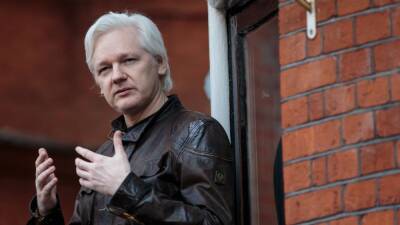 Julian Assange - WikiLeaks founder Julian Assange granted appeal in UK to fight extradition to US - fox29.com - Usa - Britain - city London - Ecuador
