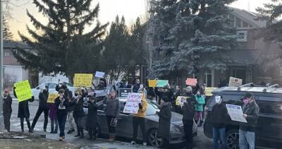 Justin Trudeau - Michelle Rempel-Garner - ‘They came to intimidate us’: Calgary MP speaks out following protest outside his home - globalnews.ca - city Ottawa