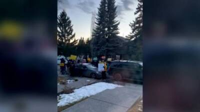‘They came to intimidate us’: Calgary MP speaks out following protest outside his home - globalnews.ca