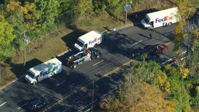 Honda Accord - Man dead after crashing car into 2 FedEx trucks in Deptford Township, police say - fox29.com - county Camden