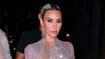 Kim Kardashian - Kim Kardashian pays over $1M to settle SEC charges related to crypto promo on Instagram - fox29.com - city New York - Washington