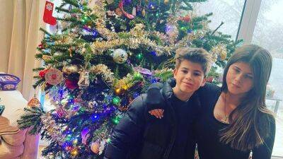 Kate Garraway - Kate Garraway’s kids Billy and Darcey pose in front of Christmas tree amid husband Derek’s ongoing health battle - thesun.co.uk - Britain