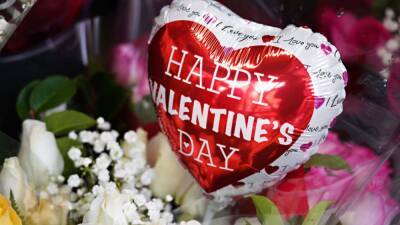 Cindy Ord - Valentine's Day 2022 by the numbers: Fun facts about the popular holiday - fox29.com - New York - Usa - state New Jersey