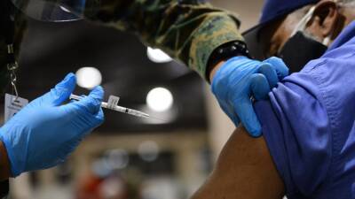 Lloyd Austin - Army begins discharging soldiers who refuse COVID-19 vaccine - fox29.com - Washington