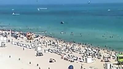 Police: Helicopter crashes into ocean off Miami Beach - fox29.com - Los Angeles - state Florida - county Miami - city Miami Beach, state Florida