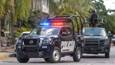 Artur Widak - Mexican beach resort shooting leaves 2 people dead, 1 injured, officials say - fox29.com - Mexico