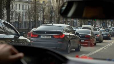 Vladimir Putin - Russian attack on Ukraine prompts massive traffic jams as people flee Kyiv - fox29.com - Russia - Ukraine - city Odessa