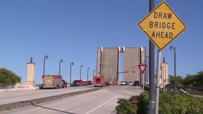 Mike Jachles - Florida drawbridge death: Police identify victim who died from fall as 79-year-old woman - fox29.com - state Florida - county Palm Beach - city West Palm Beach, state Florida