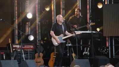 Vladimir Putin - David Gilmour - Roger Waters - Amid Ukraine invasion, Pink Floyd, David Gilmour remove music from streaming platforms in Russia and Belarus - fox29.com - Russia - Belarus - Ukraine