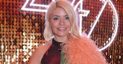 Holly Willoughby - Phillip Schofield - Stephen Mulhern - Holly Willoughby to miss Dancing On Ice tonight after testing positive for covid - dailyrecord.co.uk