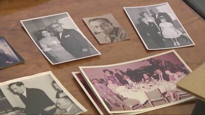 Arizona man tries to reunite old photos he found at Scottsdale park with rightful owners - fox29.com - New York - state Arizona - county Park