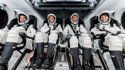 Alan Shepard - SpaceX's new Dragon capsule named 'Freedom' - fox29.com - Russia