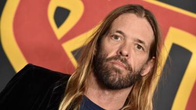 Dave Grohl - Taylor Hawkins - Foo Fighters drummer Taylor Hawkins dies at 50 - fox29.com - China - Los Angeles - state California - city Los Angeles - Colombia - county Rock - city Hollywood, state California