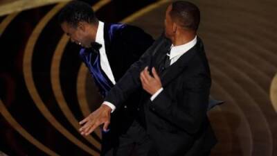 Will Smith - Jada Pinkett Smith - Chris Rock - Moment: Will Smith slaps Chris Rock on-stage after Oscars joke about wife’s hairstyle - globalnews.ca