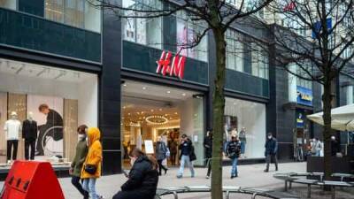 H&M 1Q net profit missed forecasts as pandemic, higher costs hit - livemint.com - India