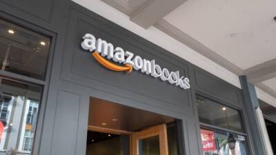 Neil Saunders - Amazon closing all brick-and-mortar bookstores, 4-star shops - fox29.com - New York - Britain - state California - city Seattle - county Valley - city Santana