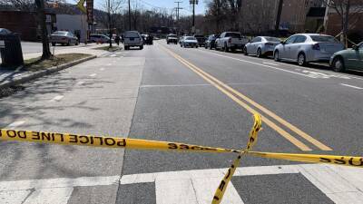 Man shot dead while holding baby, hand of another child in DC - fox29.com - Washington