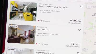 Brian Chesky - Ukraine Airbnb bookings: Users paying for stays to help hosts - fox29.com - Russia - Ukraine