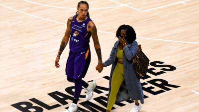 Brittney Griner - Phoenix Mercury - WNBA star Brittney Griner's wife thanks fans for their support, asks for privacy after player's arrest - fox29.com - Usa - Russia - city Moscow