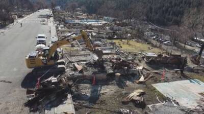 Demolition and debris cleanup work finally gets started in Lytton - globalnews.ca