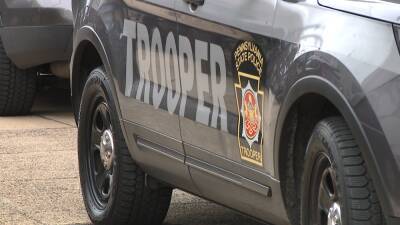 Pa. trooper hit, 2 troopers fire after 2 SUVs flee traffic stop - fox29.com - state Pennsylvania - city Elizabeth