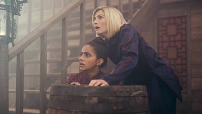 Russell T.Davies - Jodie Whittaker - Chris Chibnall - America - ‘Doctor Who’ review: A pirate-themed Easter special is a throwaway romp - fox29.com - China - city Chicago - county Lee - county Arthur