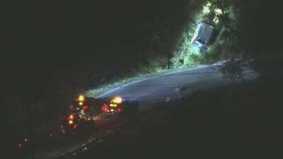 Standoff underway in Beverly Glen after high-speed police chase across LA - fox29.com - Los Angeles - state California - city Los Angeles - city Beverly