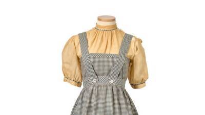 Judy Garland - Dress worn by Judy Garland in ‘The Wizard of Oz’ could sell for up to $1.2 million - fox29.com - New York - Los Angeles - county Garland
