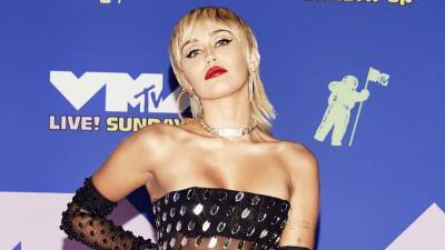 Miley Cyrus - Steven Tyler - Miley Cyrus Tests Positive for COVID-19, Assures Fans She's 'Feeling Fine' - etonline.com