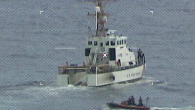 Coast Guard searching for missing person in Delaware River - fox29.com - Singapore - Usa - state Delaware - county Atlantic