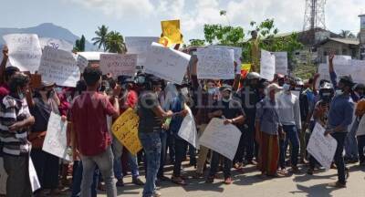 Sri Lankans - (VIDEO) Thousands protest in Polonnaruwa and Galle against economic crisis - newsfirst.lk - Sri Lanka