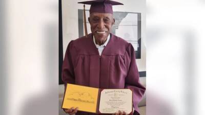 101-year-old earns honorary high school diploma after dropping out in the 1930s - fox29.com - state West Virginia - Britain - city Philadelphia - county Ferry - county Cooper - county Harper - county Jefferson