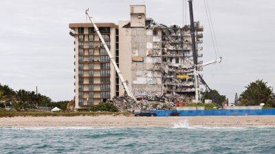 Michael Reaves - Surfside condo building collapse survivors, victims' families reach $997 million settlement - fox29.com - New York - state Florida - county Miami-Dade