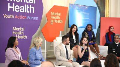 U.S.Surgeon - Selena Gomez - Jill Biden - Vivek Murthy - Selena Gomez Joins First Lady Dr. Jill Biden at the White House for Mental Health Youth Forum - etonline.com - county White