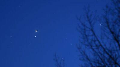 Mars-Jupiter conjunction: See not 1, but 2 planets in the night sky this weekend - fox29.com