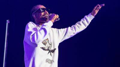 Daniel Knighton - Snoop Dogg cancels non-US tour dates for the remainder of 2022 - fox29.com - Usa - Los Angeles - state California - county San Diego