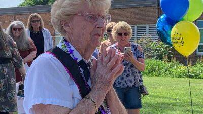 'I'll be back': 94-year-old crossing guard retires after 57 years at New Jersey school - fox29.com - state New Jersey - county Hill - county Cherry