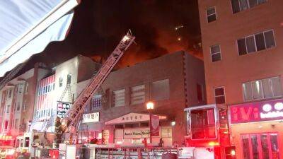 Shaynah Ferreira - Chinatown apartment fire: Dozens of fire crews battling two-alarm blaze - fox29.com - city Chinatown