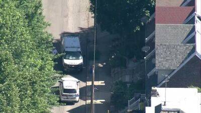 Police: Houses evacuated in Oak Lane barricade situation, gas odor coming from house - fox29.com