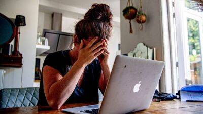 Robin Utrecht - People more unhappy, stressed out than ever worldwide, poll finds - fox29.com - Usa - Washington