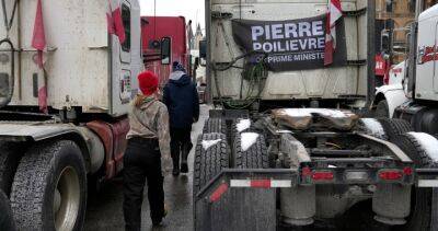 Pierre Poilievre - Jeremy Mackenzie - James Topp - Poilievre leads march of convoy protesters beside man with far-right extremist ties - globalnews.ca - Canada - city Ottawa