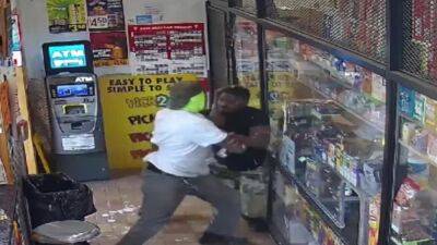 Video: Suspect threatens man with gun after physical fight inside North Philadelphia store, police say - fox29.com