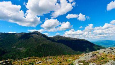 Man dies on mountain hiking trip, rescuers carry him nearly a mile - fox29.com - Washington - city Washington - state New Hampshire