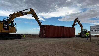 Doug Ducey - Patrick T.Fallon - Gaps in Arizona border wall to be filled with double-stacked shipping containers - fox29.com - Usa - Washington - state Arizona - Mexico - county Yuma